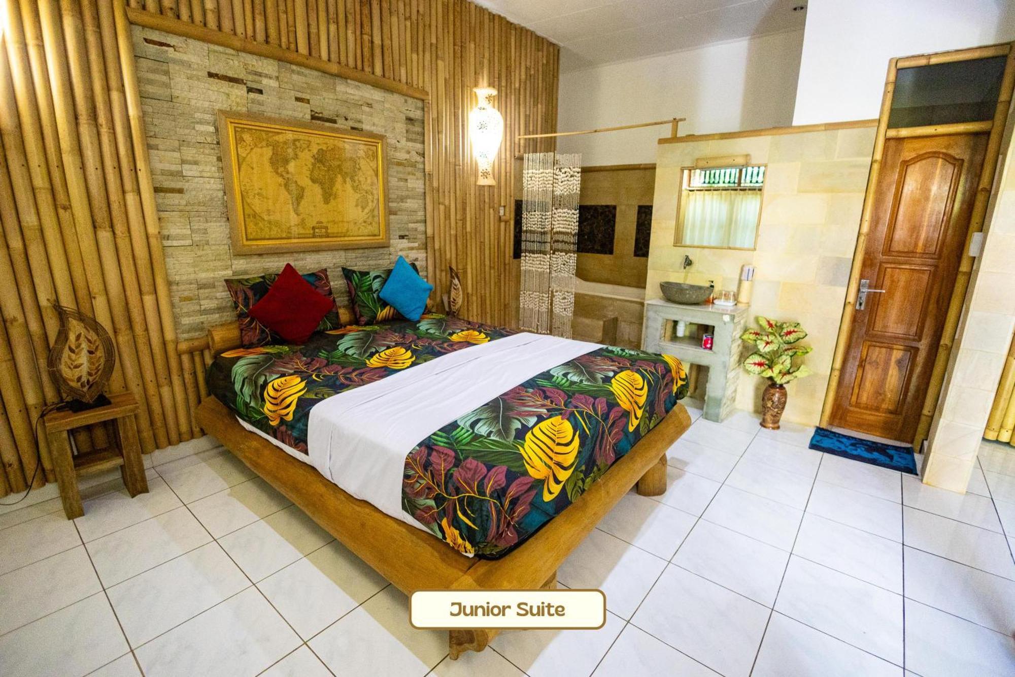 Kaia Lovina Guest House Junior Suite Ngoại thất bức ảnh