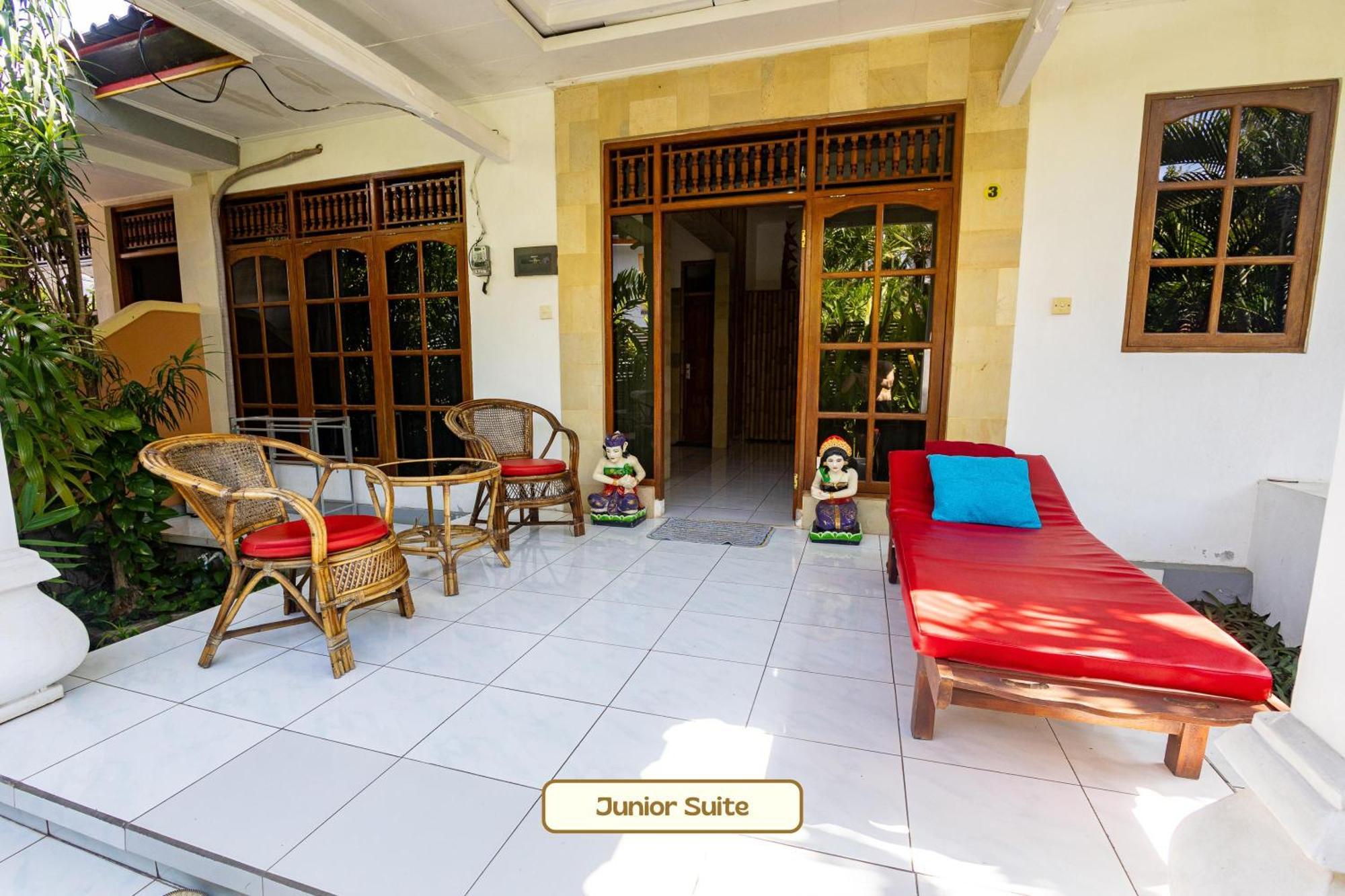 Kaia Lovina Guest House Junior Suite Ngoại thất bức ảnh
